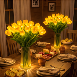 Dwa świecące bukiety tulipanów na stole w jadalni – Lampa Tulipia