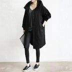 Edith - Długi Płaszcz Uliczny z Zapięciem na Guziki - Czarny