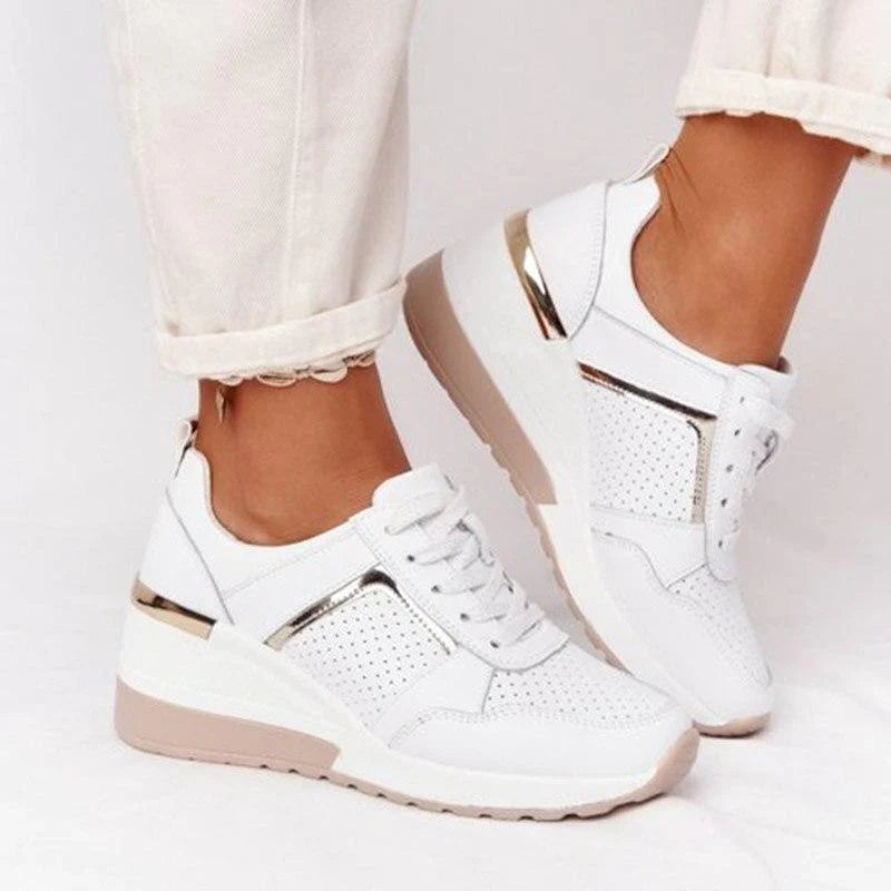 Platforya sneakersy na koturnie - Biały
