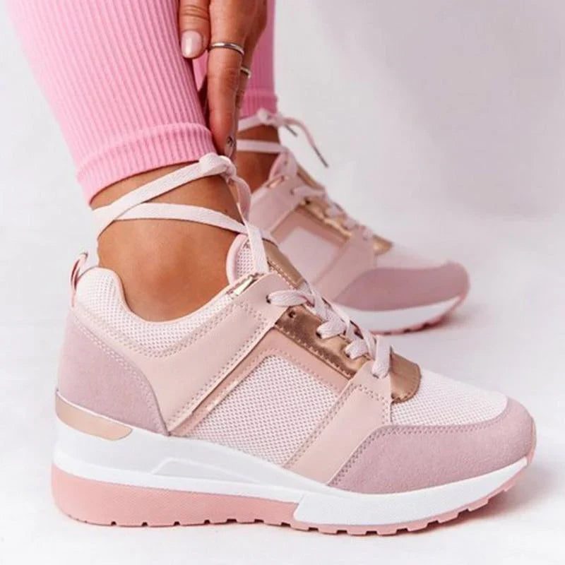 Platforya sneakersy na koturnie - Różowy