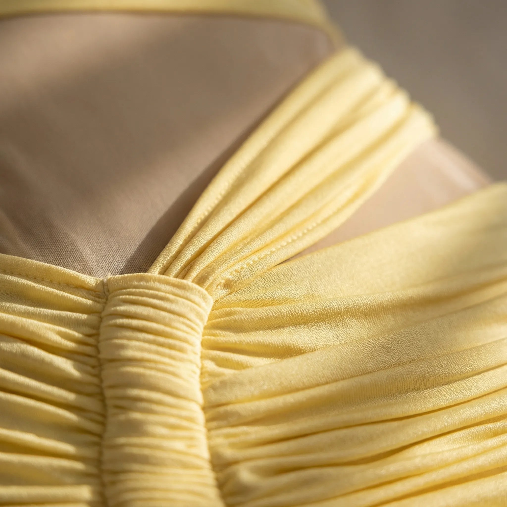 Limonelle - Asymetryczna Mini Sukienka Bodycon