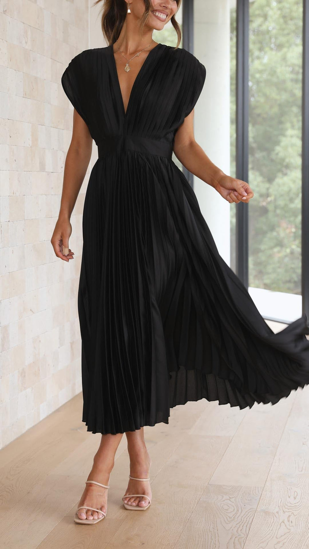 Pleatoria - Elegancka Sukienka Plisowana Maxi