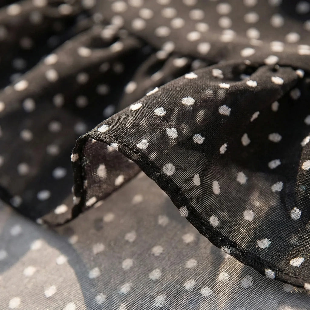 Specktra - Dopasowana Mini Sukienka W Kropki