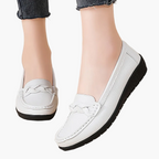 Mocassa - Mokasyny Damskie z Przeszyciami - Białe