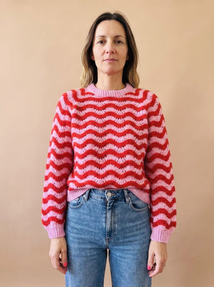 Oversizowy Sweter Damski w Fale